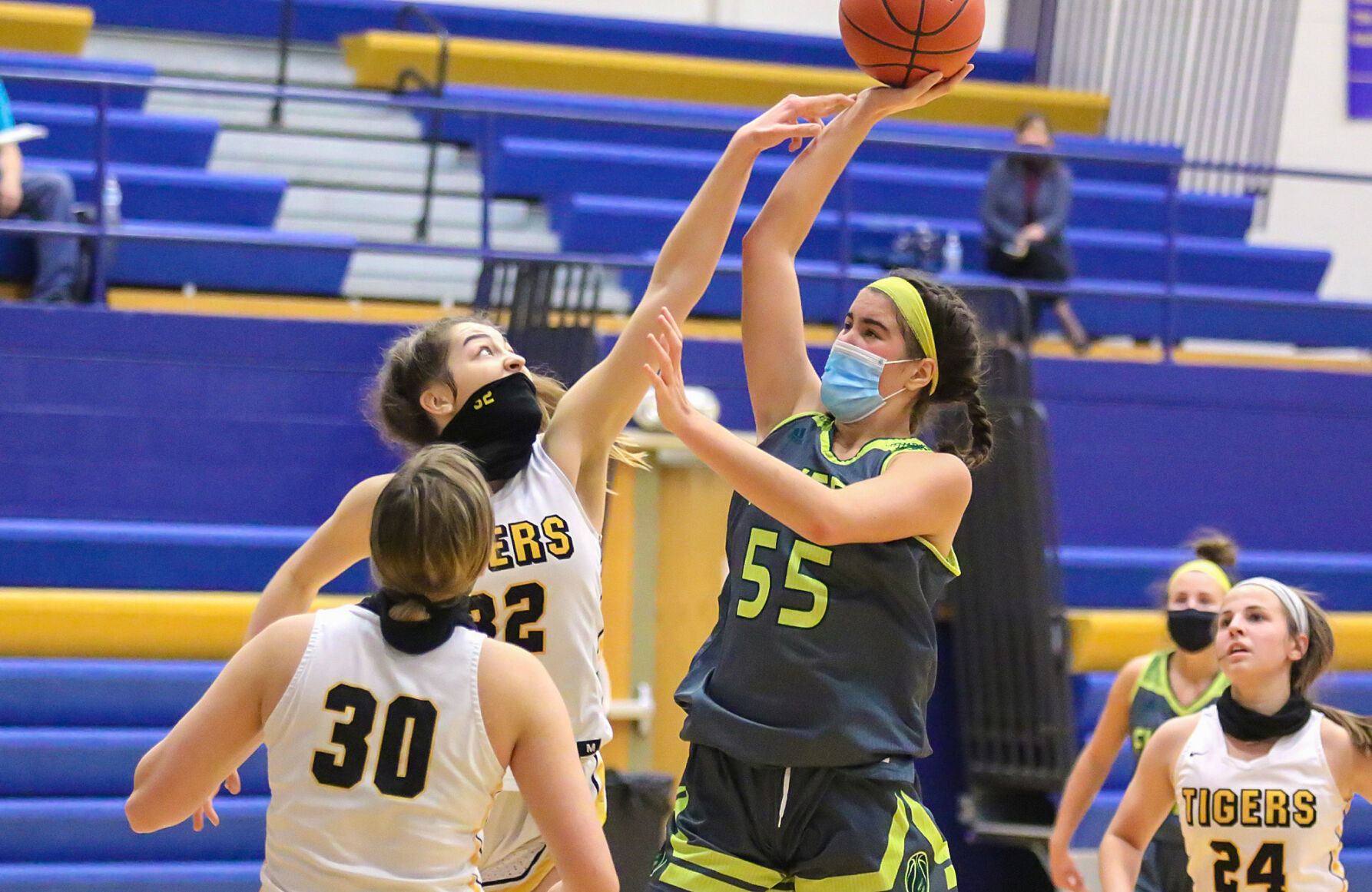 Lindbergh vs. Oakville girls basketball